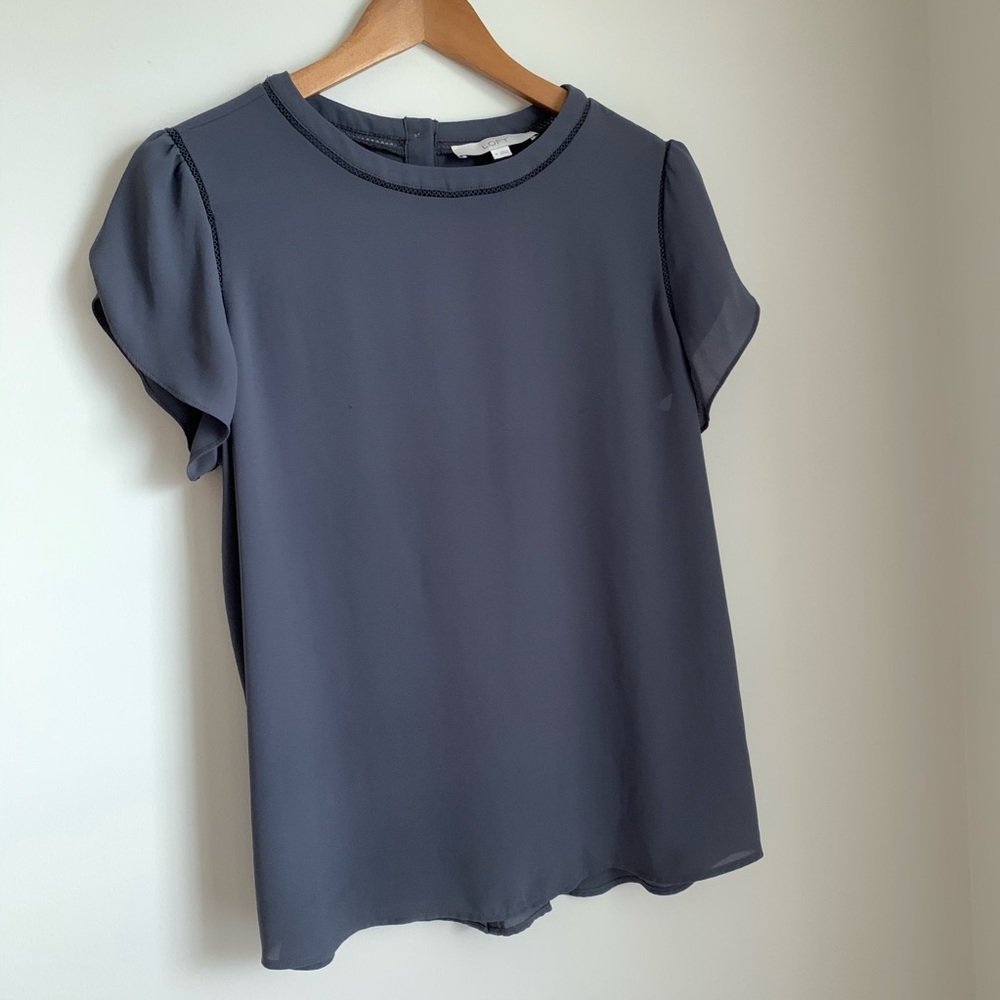 🆕LOFT Grey Eyelet Flutter Button Down Back Top